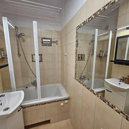 Apartamento Cozy With A Balcony Near The Center And Pge Stadium By Renters Varsóvia